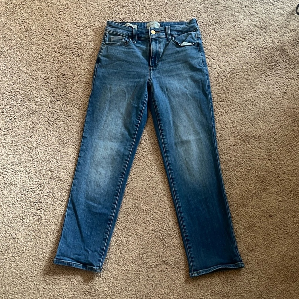 Universal threads slim straight jeans size 2 short